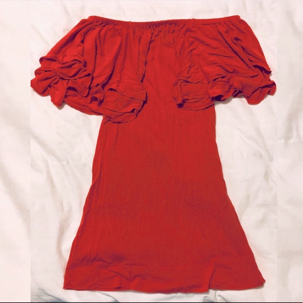 MODA INTERNATIONAL coral off the shoulder shirt